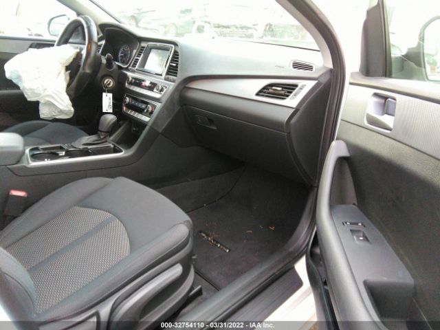 Photo 4 VIN: 5NPE24AF3KH734034 - HYUNDAI SONATA 