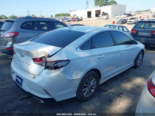 Photo 3 VIN: 5NPE24AF3KH744238 - HYUNDAI SONATA 