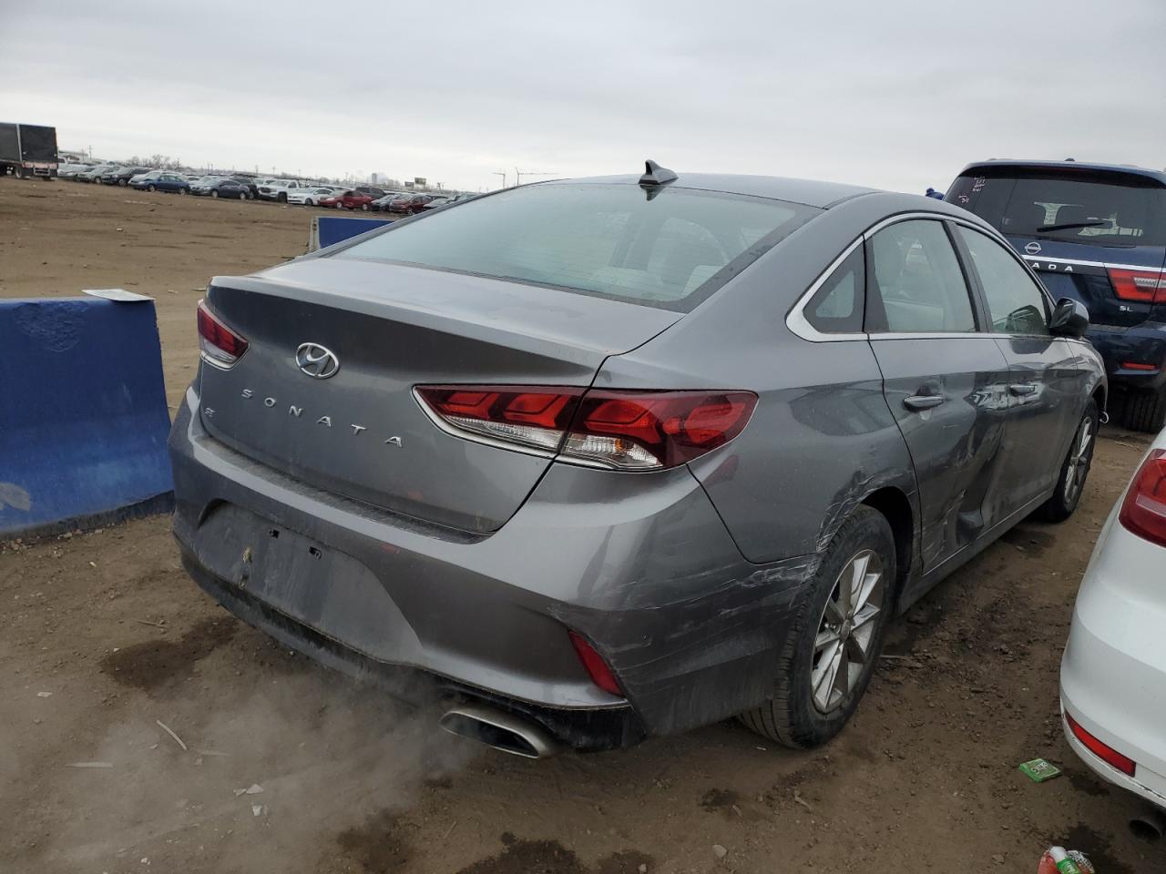 Photo 2 VIN: 5NPE24AF3KH750699 - HYUNDAI SONATA 