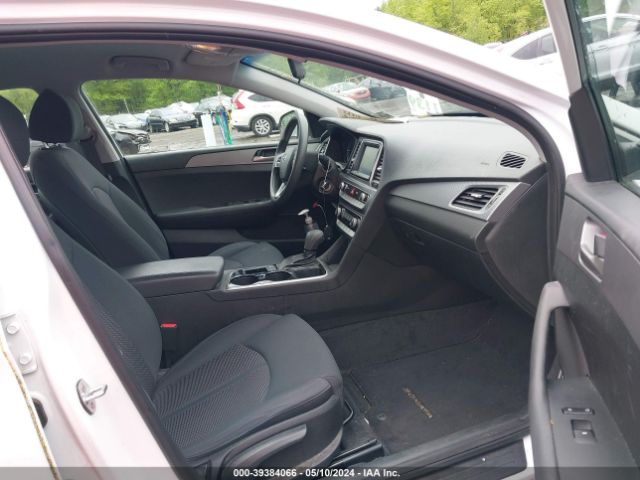 Photo 4 VIN: 5NPE24AF3KH752744 - HYUNDAI SONATA 