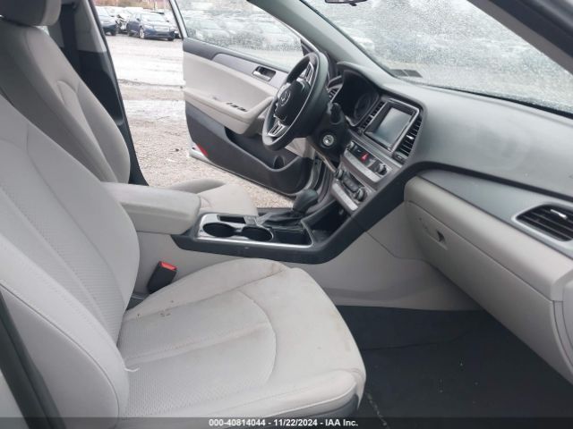 Photo 4 VIN: 5NPE24AF3KH772329 - HYUNDAI SONATA 