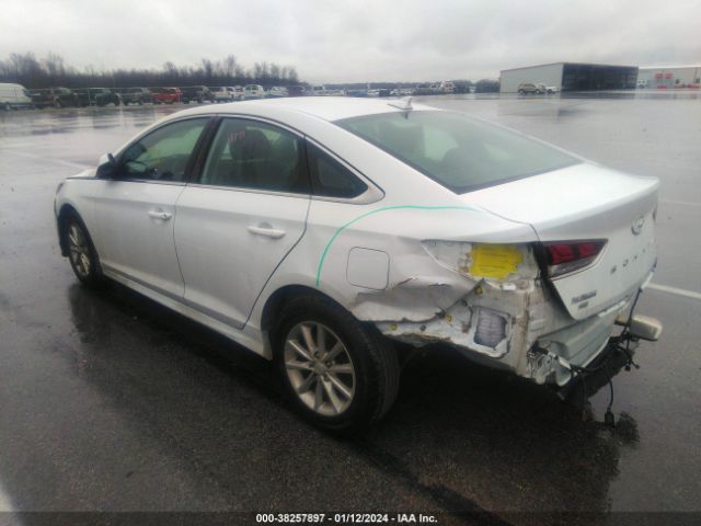 Photo 2 VIN: 5NPE24AF3KH772797 - HYUNDAI SONATA 