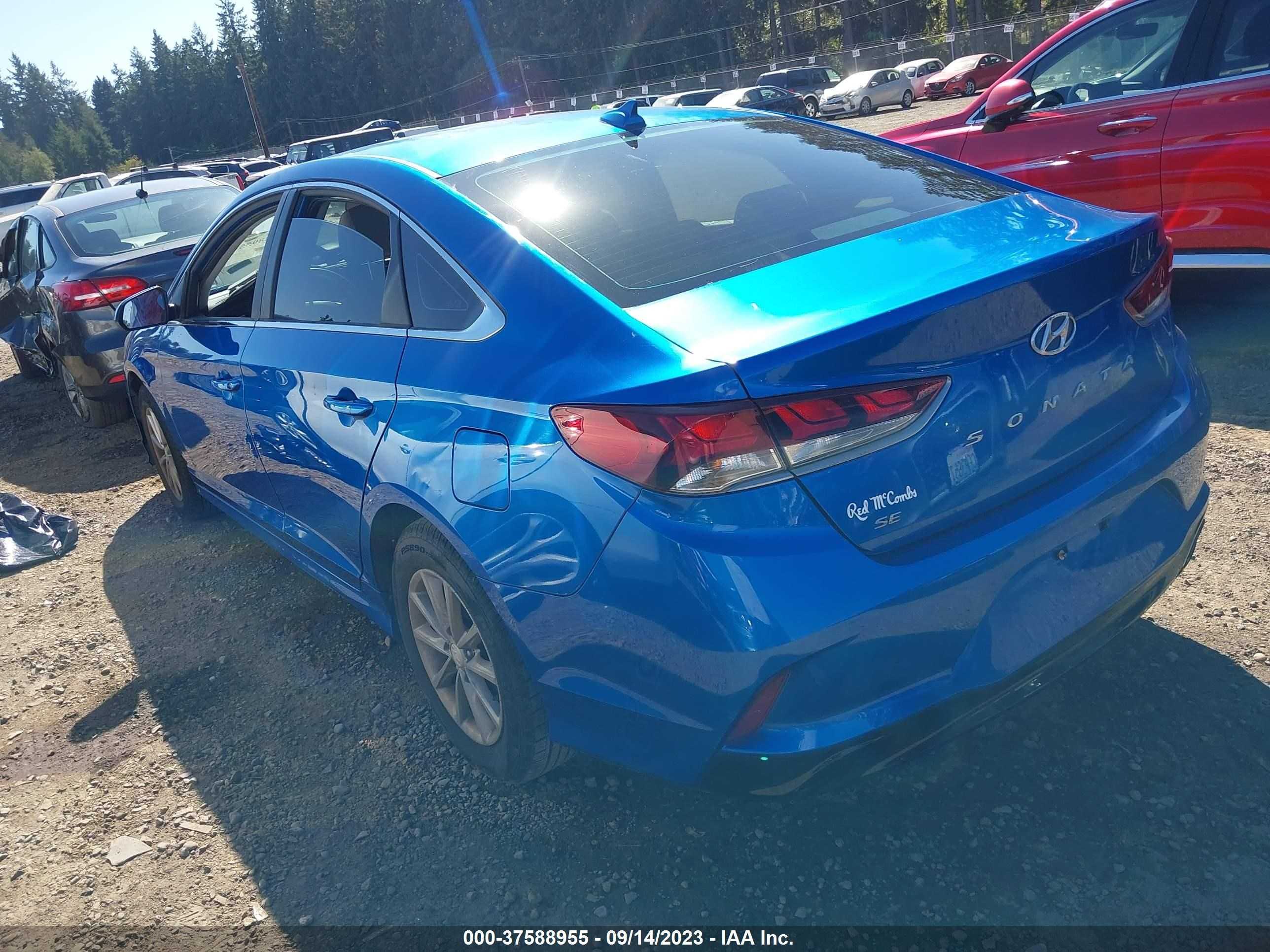 Photo 2 VIN: 5NPE24AF3KH775750 - HYUNDAI SONATA 