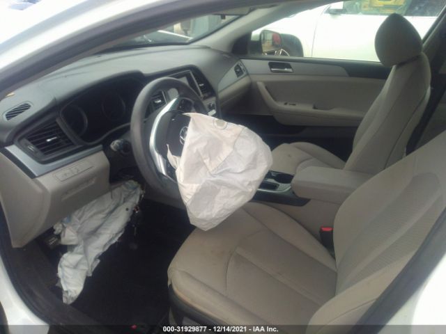 Photo 4 VIN: 5NPE24AF3KH776090 - HYUNDAI SONATA 