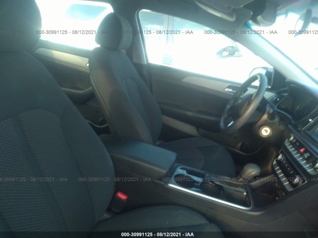 Photo 4 VIN: 5NPE24AF3KH778888 - HYUNDAI SONATA 