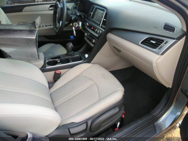 Photo 4 VIN: 5NPE24AF3KH784688 - HYUNDAI SONATA 