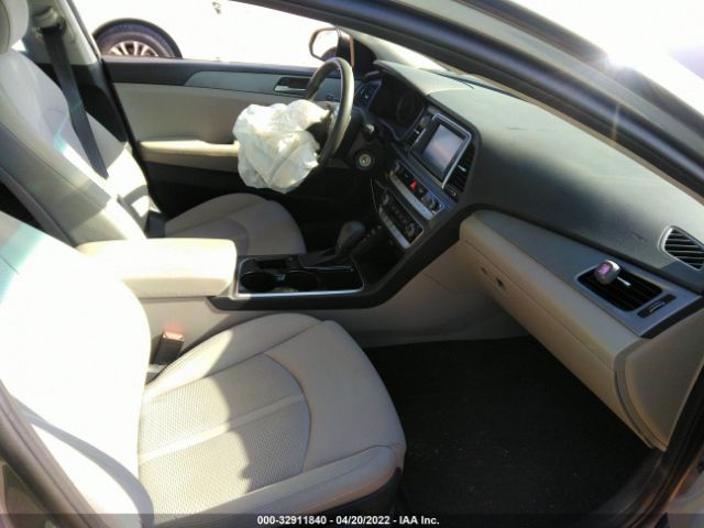 Photo 4 VIN: 5NPE24AF3KH786800 - HYUNDAI SONATA 