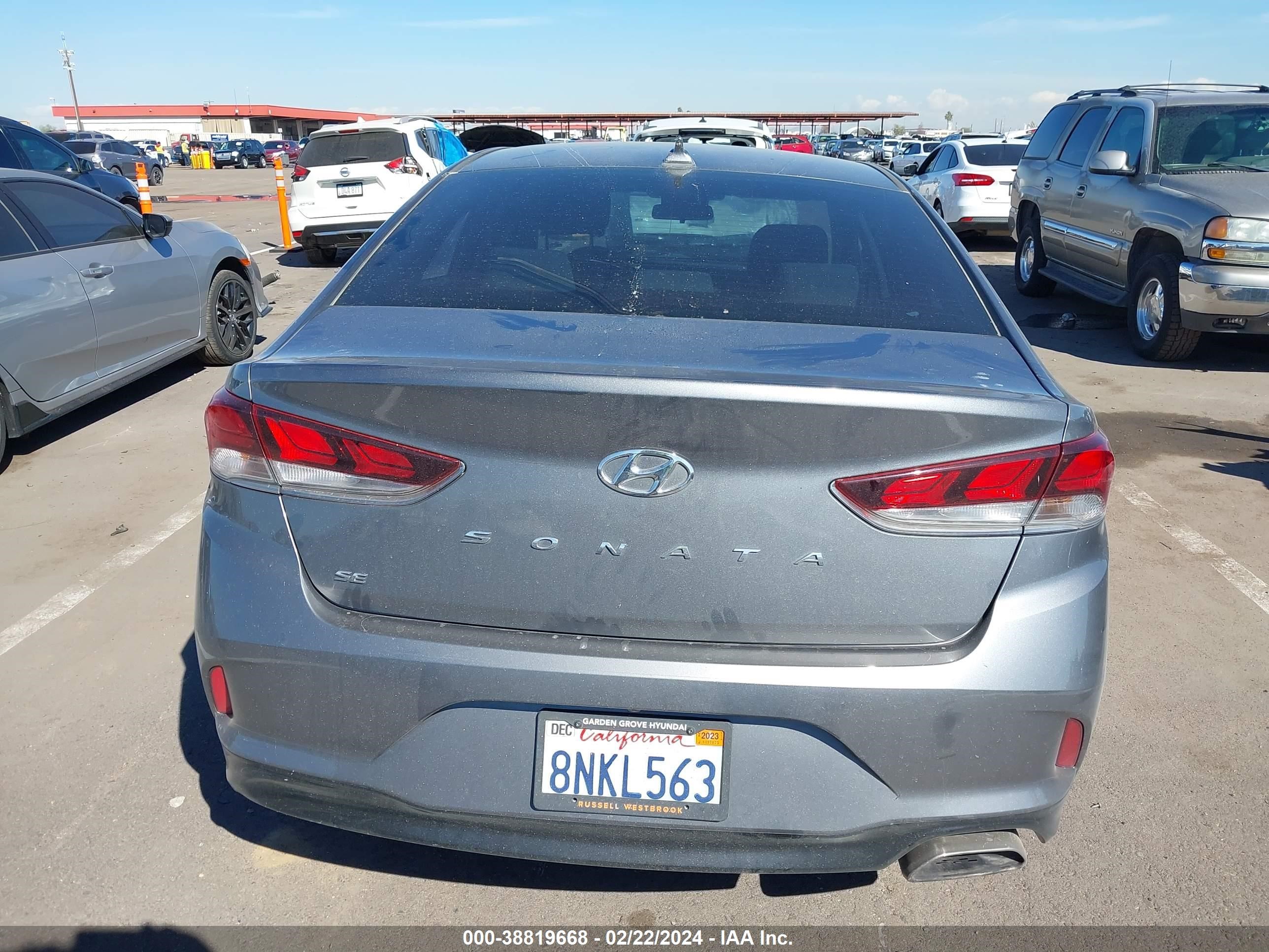 Photo 15 VIN: 5NPE24AF3KH794718 - HYUNDAI SONATA 