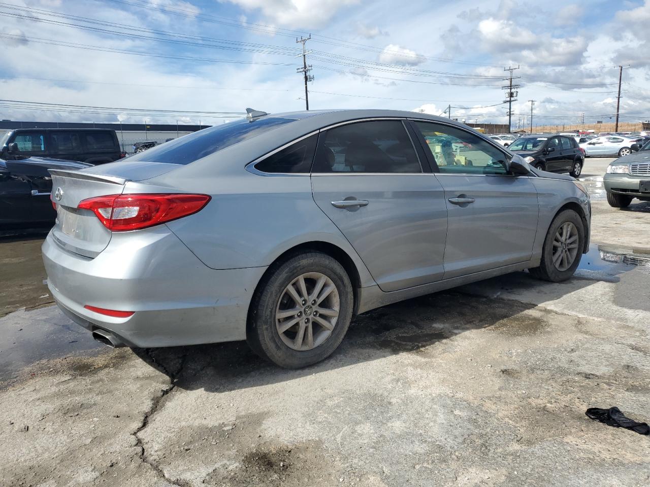 Photo 2 VIN: 5NPE24AF4FH013971 - HYUNDAI SONATA 