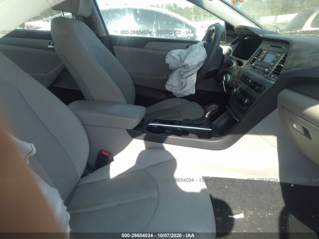 Photo 4 VIN: 5NPE24AF4FH039910 - HYUNDAI SONATA 