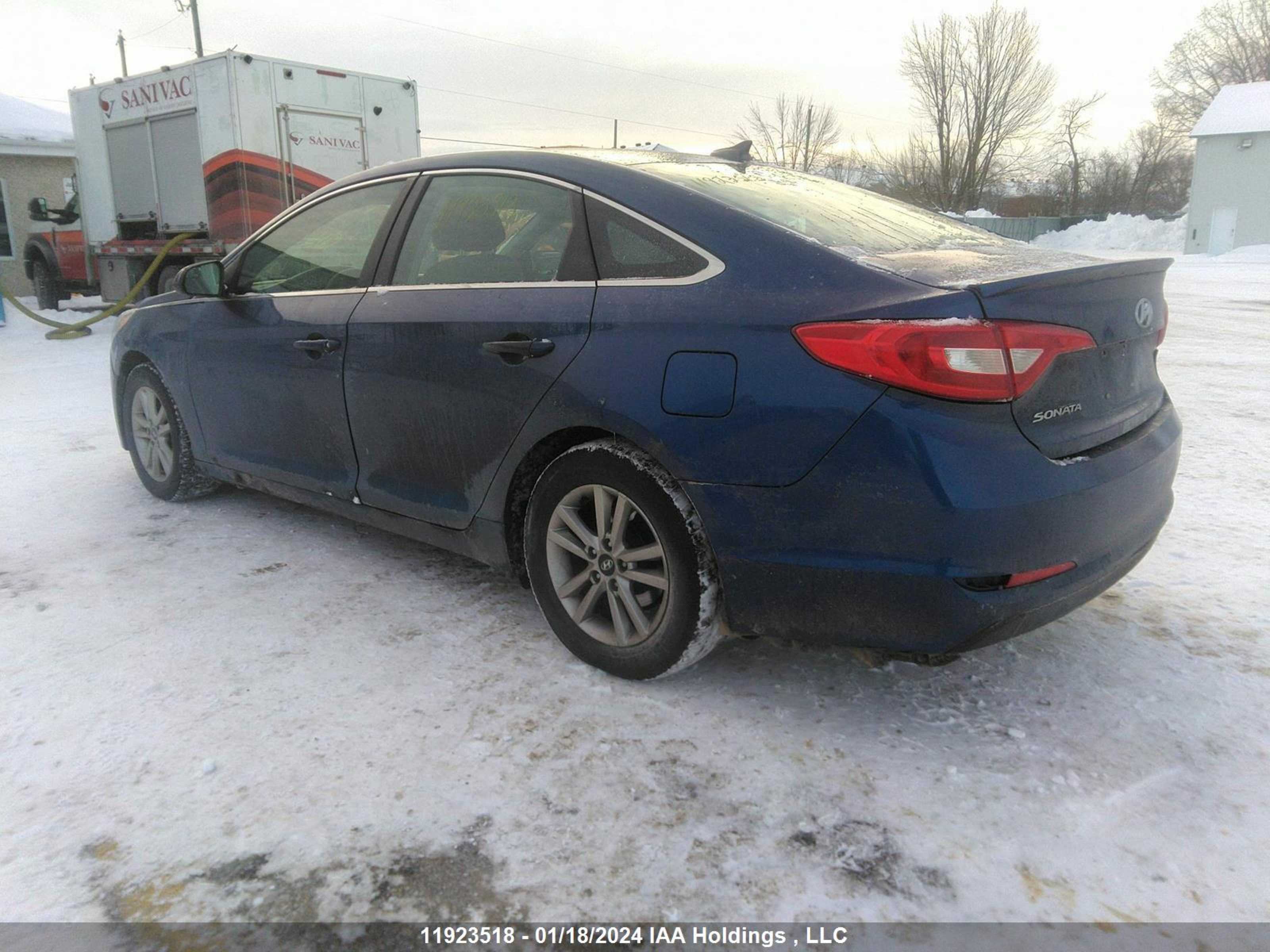 Photo 2 VIN: 5NPE24AF4FH049904 - HYUNDAI SONATA 