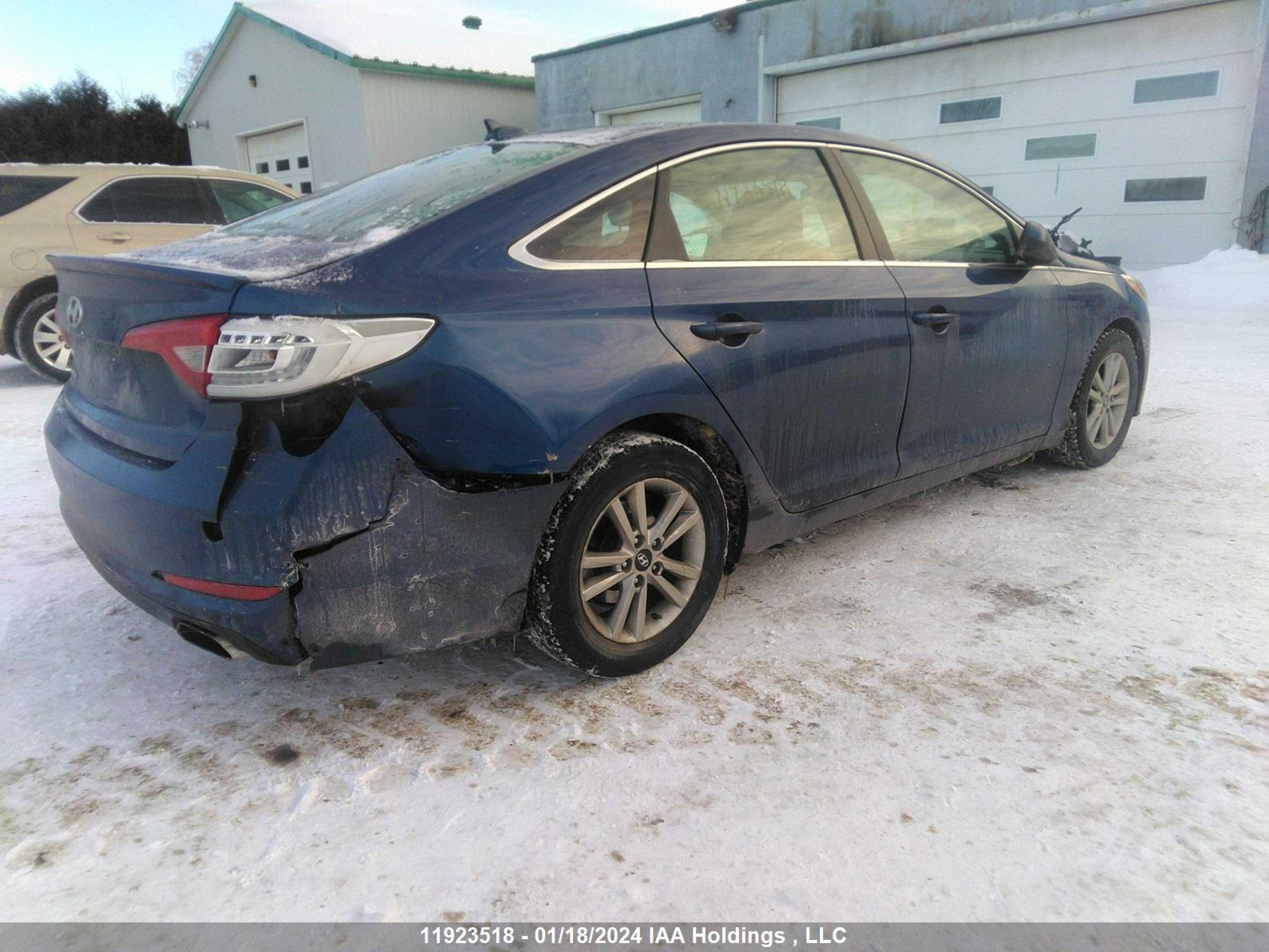 Photo 3 VIN: 5NPE24AF4FH049904 - HYUNDAI SONATA 