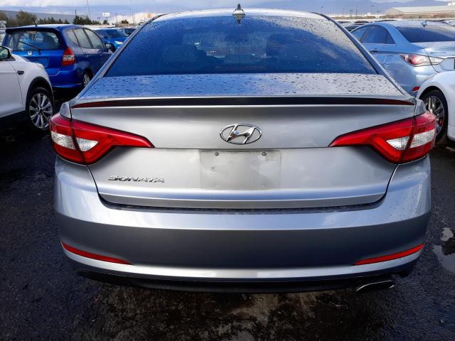 Photo 5 VIN: 5NPE24AF4FH098200 - HYUNDAI SONATA SE 