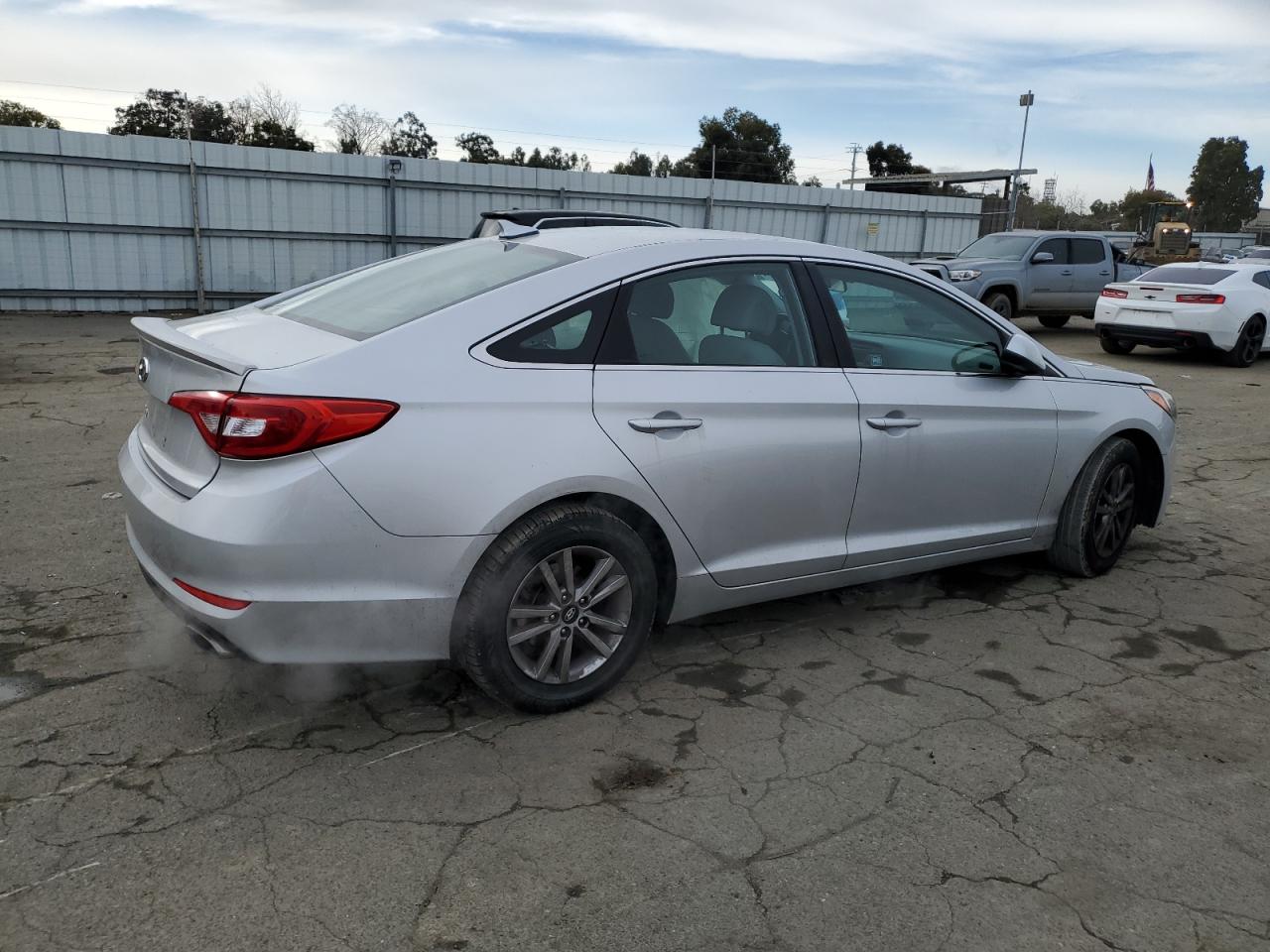 Photo 2 VIN: 5NPE24AF4FH118249 - HYUNDAI SONATA 