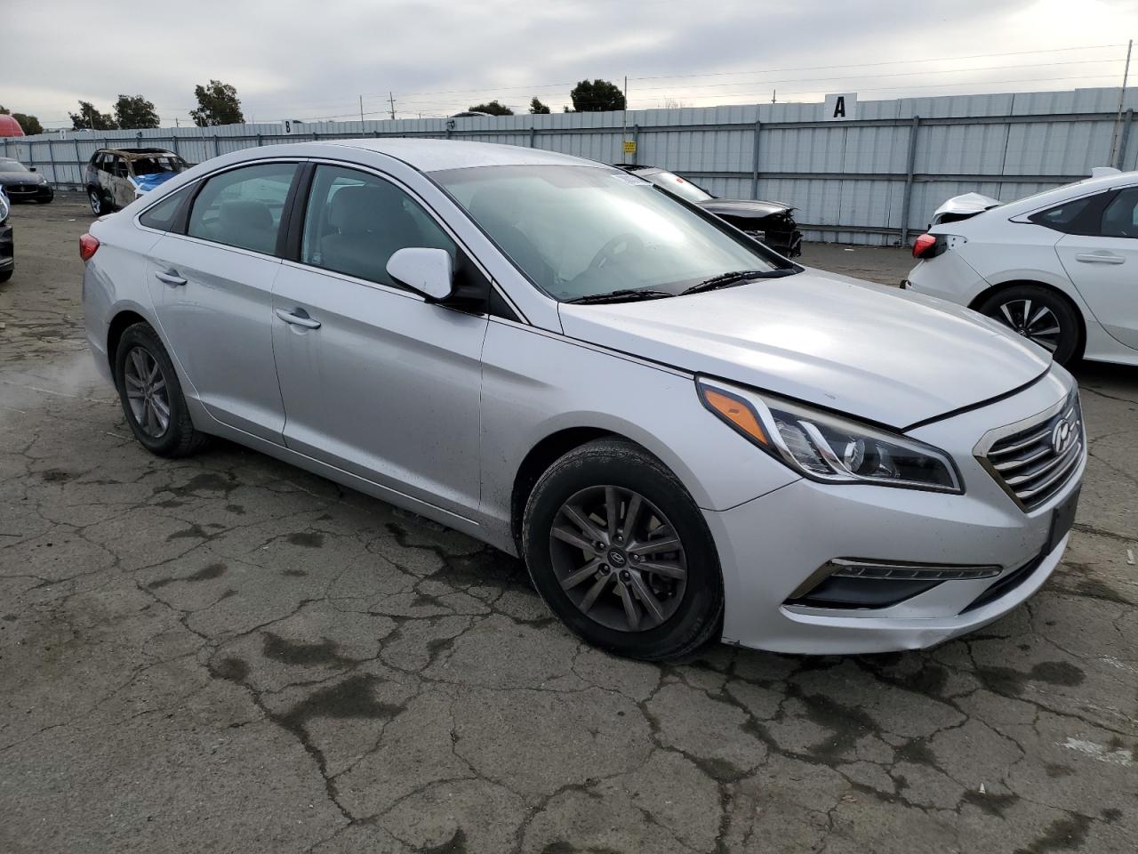 Photo 3 VIN: 5NPE24AF4FH118249 - HYUNDAI SONATA 