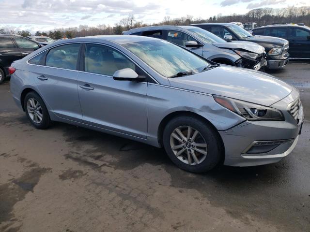 Photo 3 VIN: 5NPE24AF4FH122317 - HYUNDAI SONATA SE 