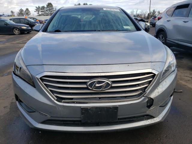 Photo 4 VIN: 5NPE24AF4FH122317 - HYUNDAI SONATA SE 