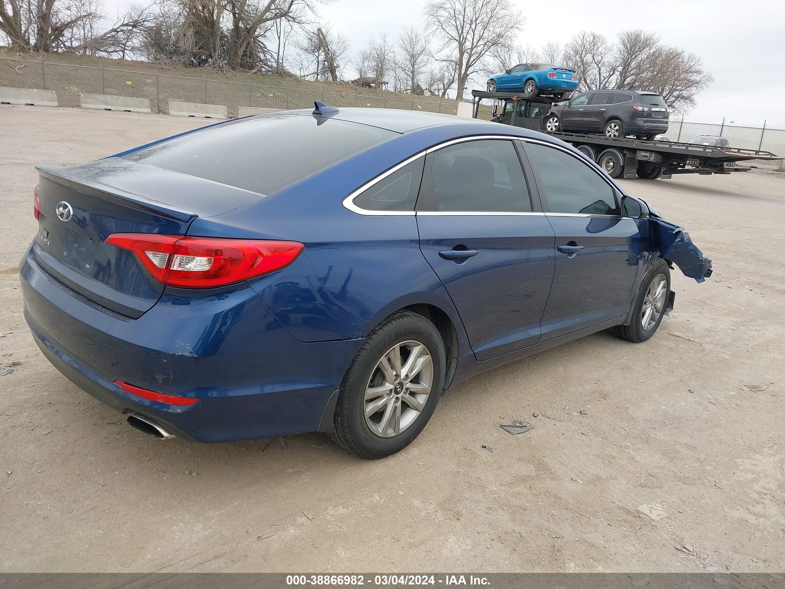 Photo 3 VIN: 5NPE24AF4FH170111 - HYUNDAI SONATA 