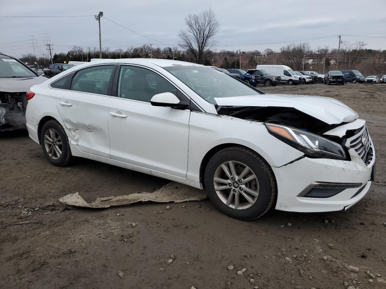 Photo 3 VIN: 5NPE24AF4FH232297 - HYUNDAI SONATA 