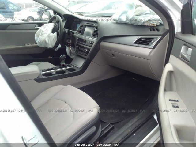 Photo 4 VIN: 5NPE24AF4GH270131 - HYUNDAI SONATA 