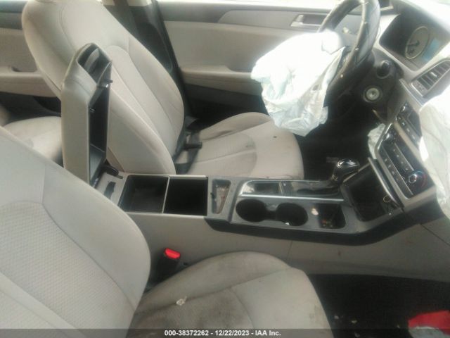 Photo 4 VIN: 5NPE24AF4GH271215 - HYUNDAI SONATA 