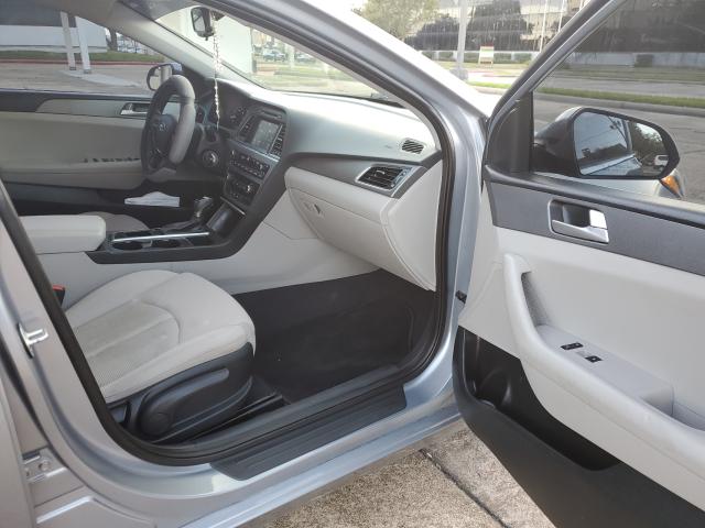 Photo 4 VIN: 5NPE24AF4GH302110 - HYUNDAI SONATA SE 