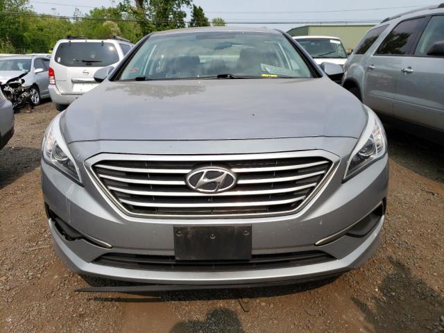 Photo 4 VIN: 5NPE24AF4GH302320 - HYUNDAI SONATA SE 