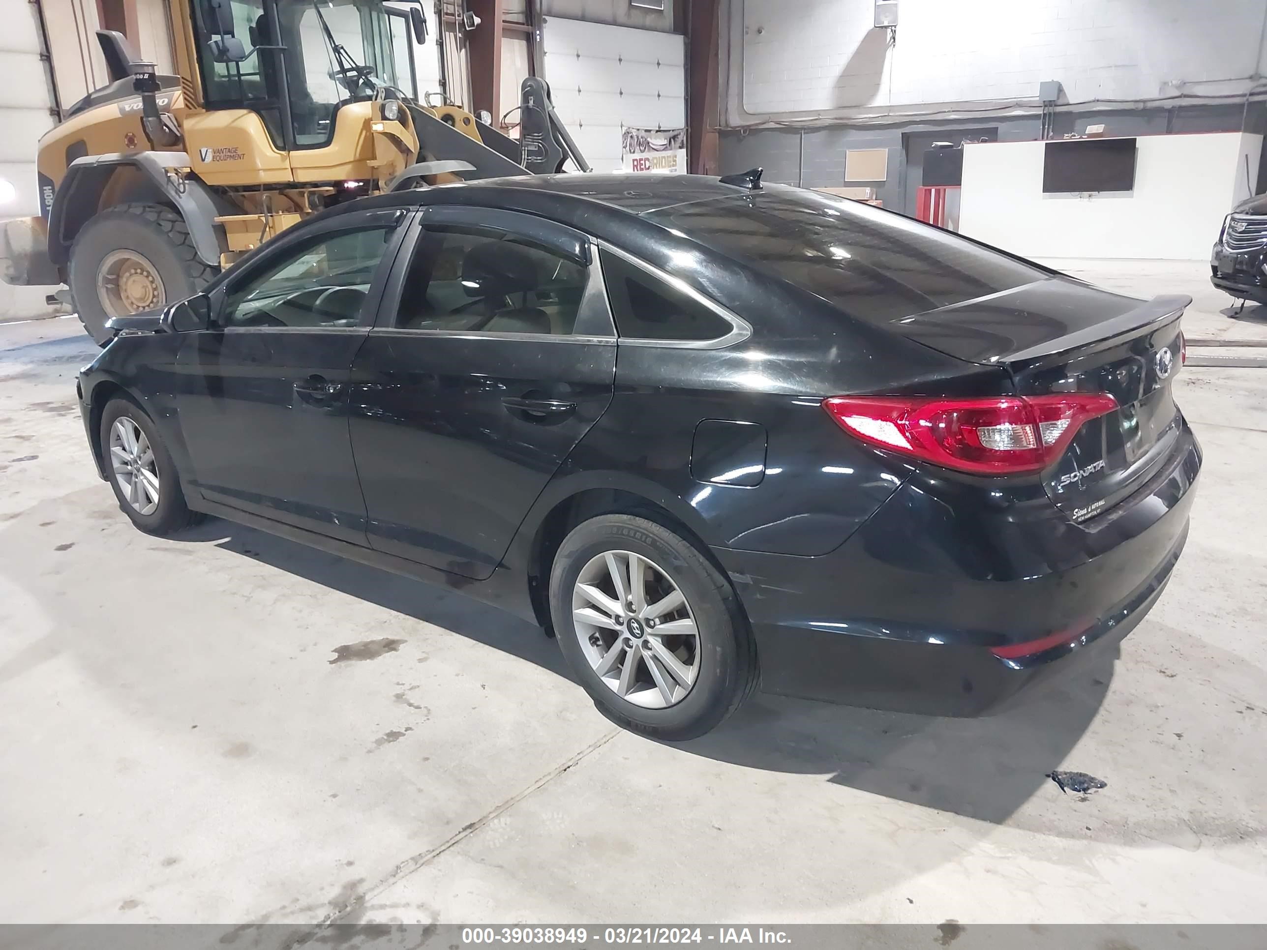 Photo 2 VIN: 5NPE24AF4GH313396 - HYUNDAI SONATA 