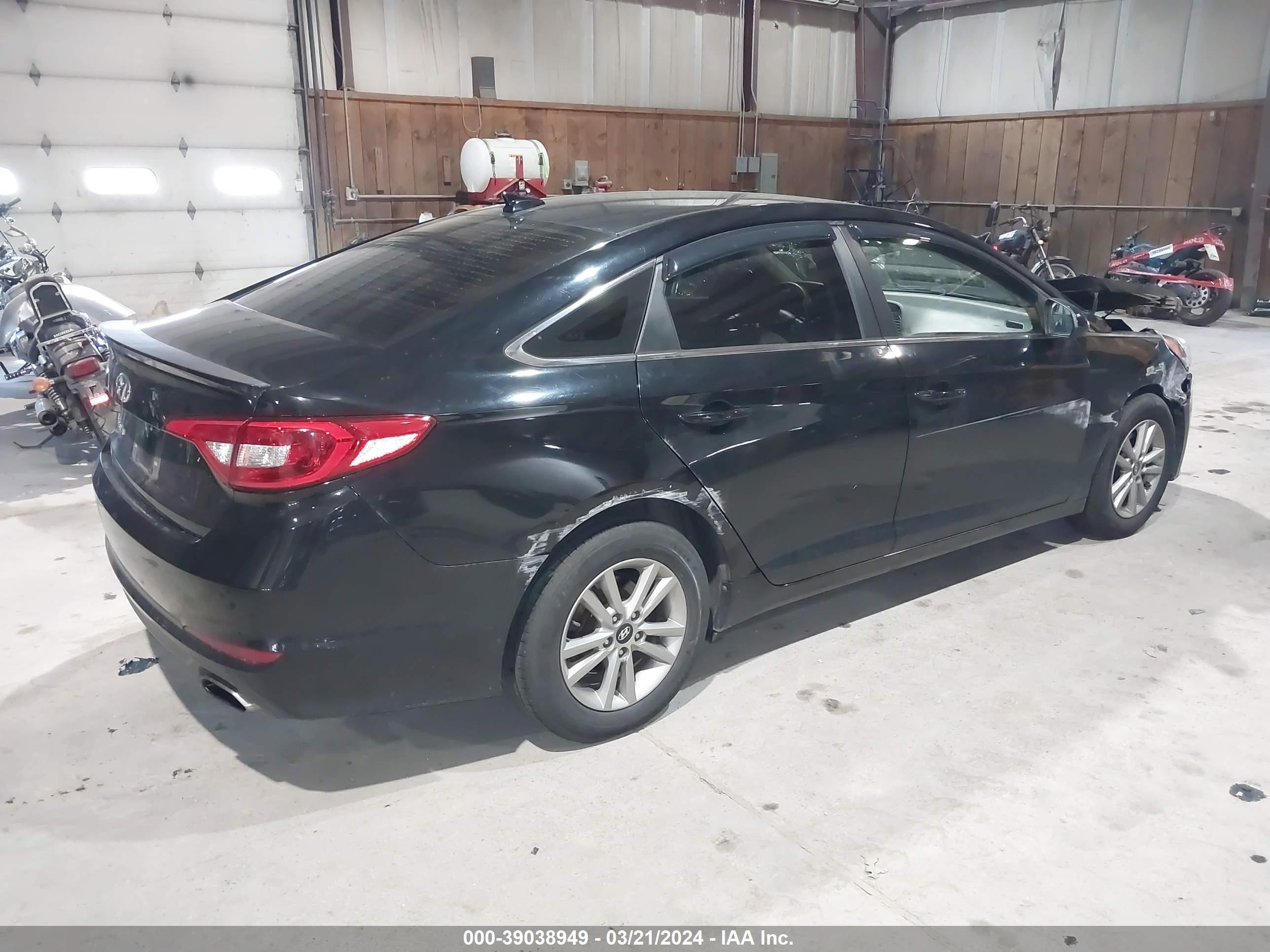 Photo 3 VIN: 5NPE24AF4GH313396 - HYUNDAI SONATA 