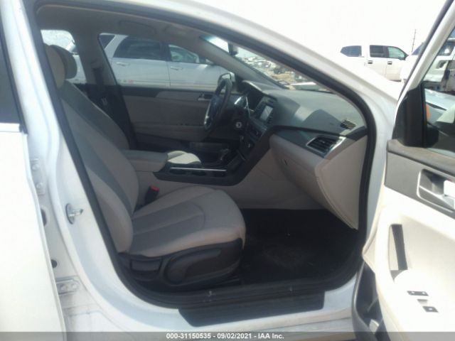 Photo 4 VIN: 5NPE24AF4GH317917 - HYUNDAI SONATA 