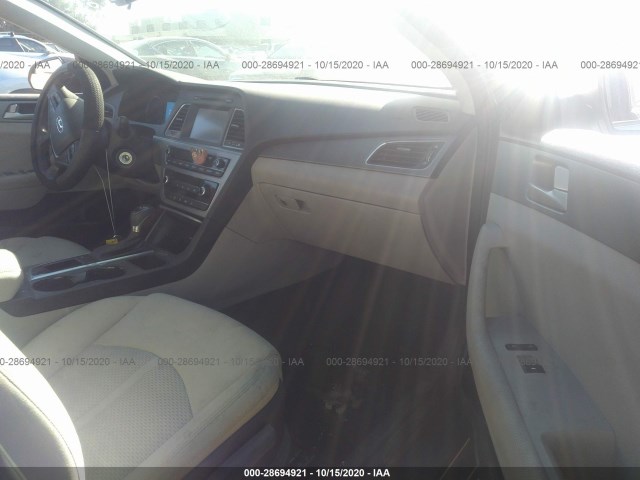 Photo 4 VIN: 5NPE24AF4GH320932 - HYUNDAI SONATA 