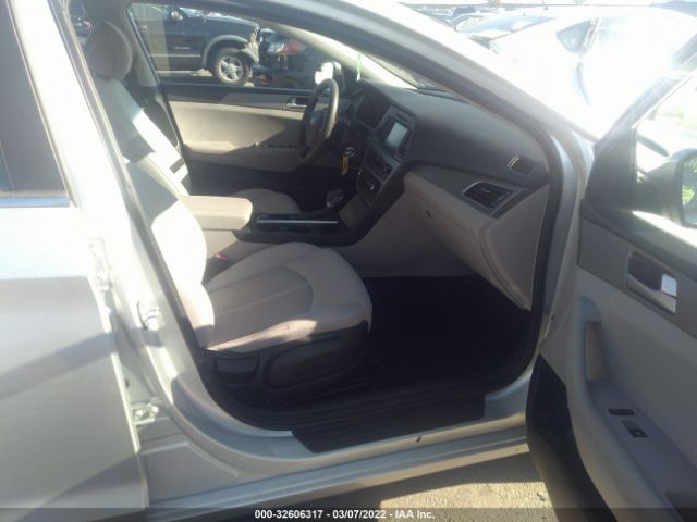 Photo 4 VIN: 5NPE24AF4GH323796 - HYUNDAI SONATA 