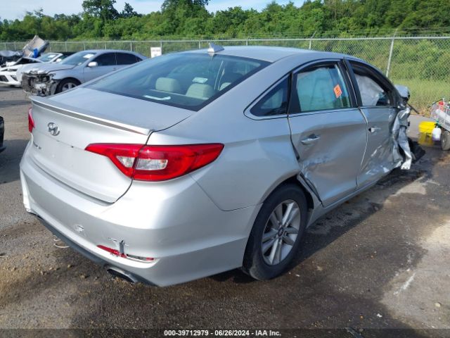 Photo 3 VIN: 5NPE24AF4GH329369 - HYUNDAI SONATA 