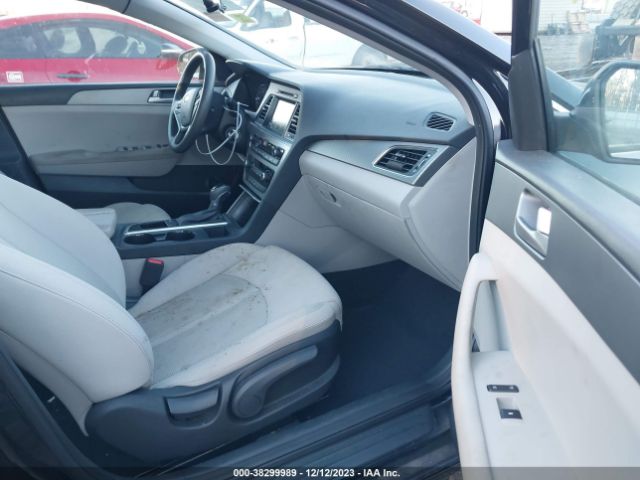 Photo 4 VIN: 5NPE24AF4GH334295 - HYUNDAI SONATA 