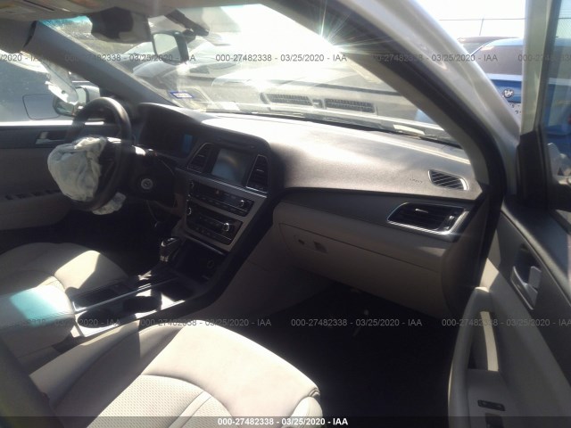 Photo 4 VIN: 5NPE24AF4GH359875 - HYUNDAI SONATA 