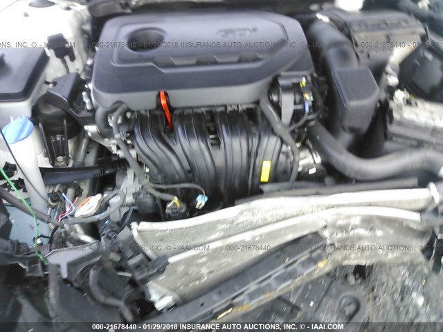 Photo 9 VIN: 5NPE24AF4GH371363 - HYUNDAI SONATA 