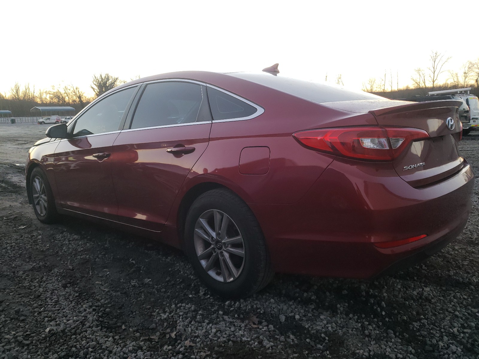 Photo 2 VIN: 5NPE24AF4GH376370 - HYUNDAI SONATA SE 