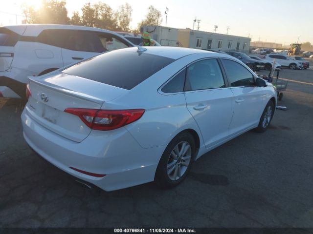 Photo 3 VIN: 5NPE24AF4GH405611 - HYUNDAI SONATA 