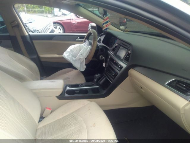 Photo 4 VIN: 5NPE24AF4GH416236 - HYUNDAI SONATA 