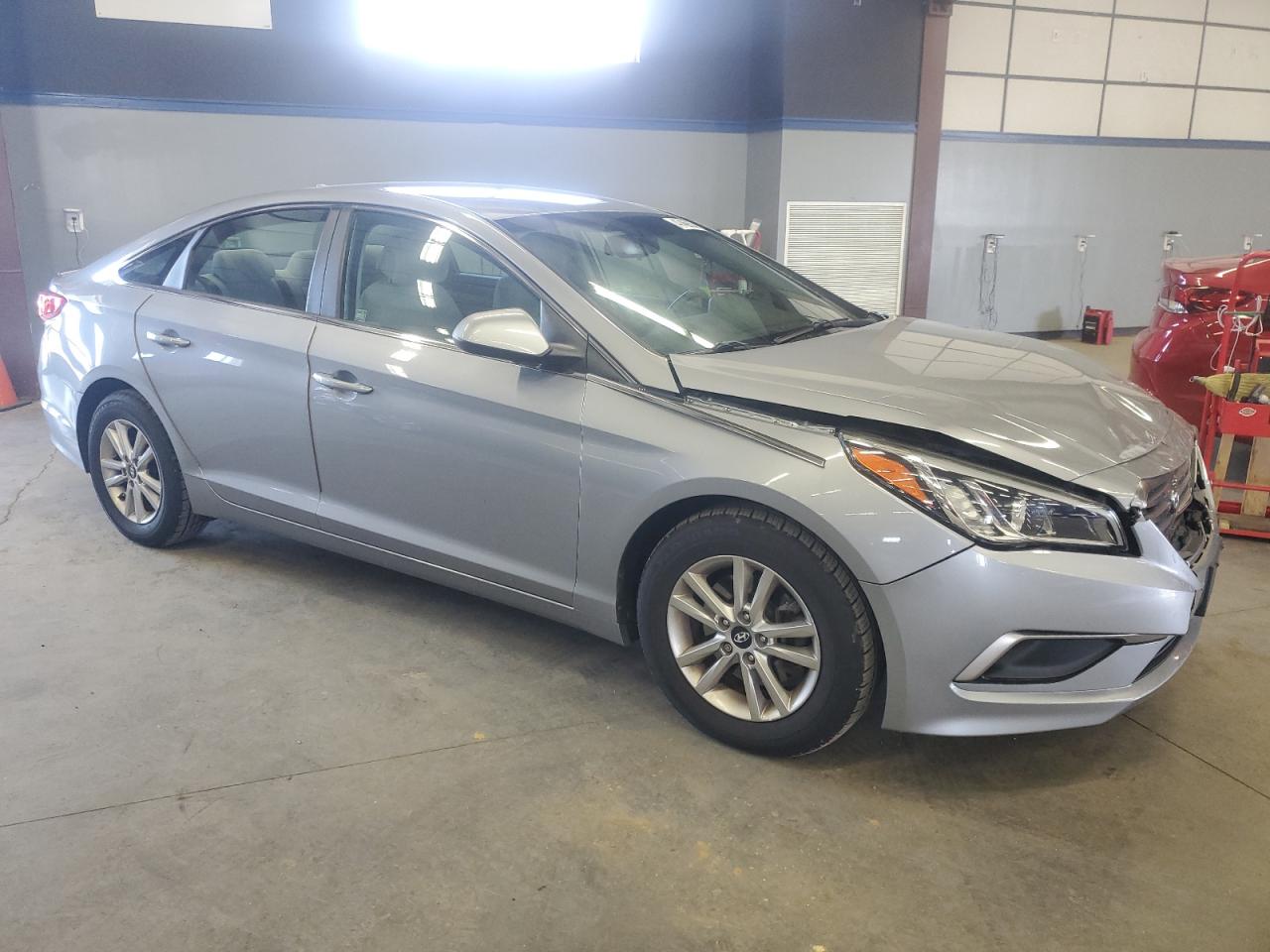 Photo 3 VIN: 5NPE24AF4HH440196 - HYUNDAI SONATA 