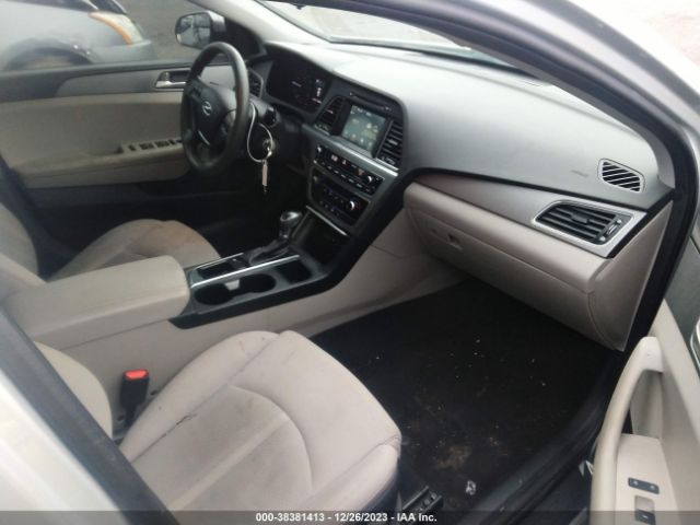 Photo 4 VIN: 5NPE24AF4HH499782 - HYUNDAI SONATA 