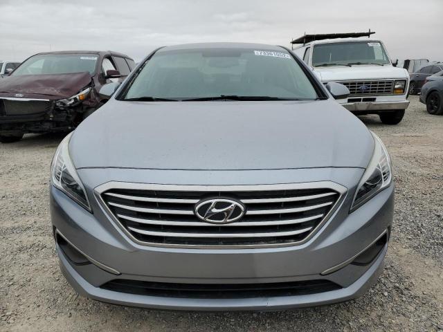 Photo 4 VIN: 5NPE24AF4HH557471 - HYUNDAI SONATA SE 