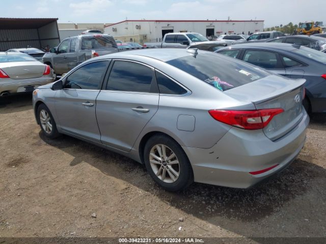 Photo 2 VIN: 5NPE24AF4HH561438 - HYUNDAI SONATA 