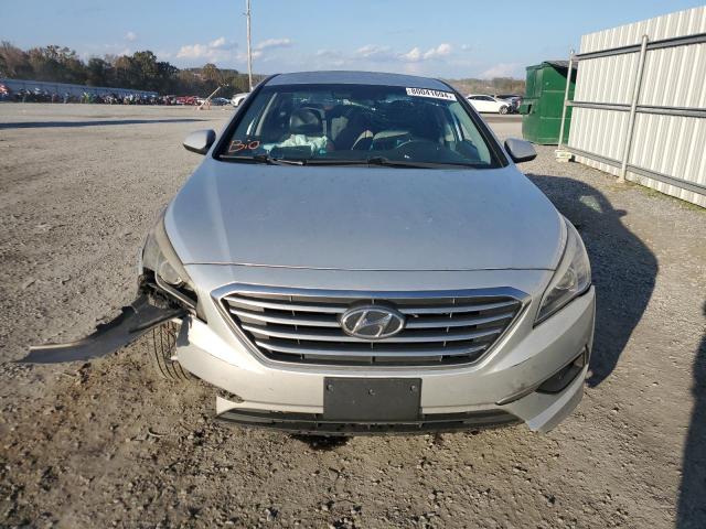 Photo 4 VIN: 5NPE24AF4HH563285 - HYUNDAI SONATA SE 