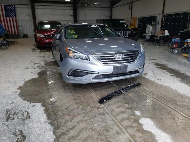 Photo 8 VIN: 5NPE24AF4HH565327 - HYUNDAI SONATA SE 