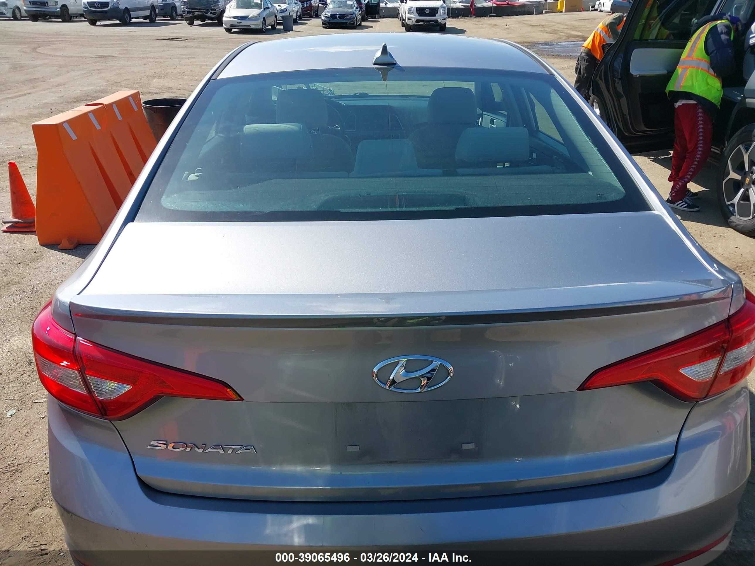 Photo 15 VIN: 5NPE24AF4HH573959 - HYUNDAI SONATA 