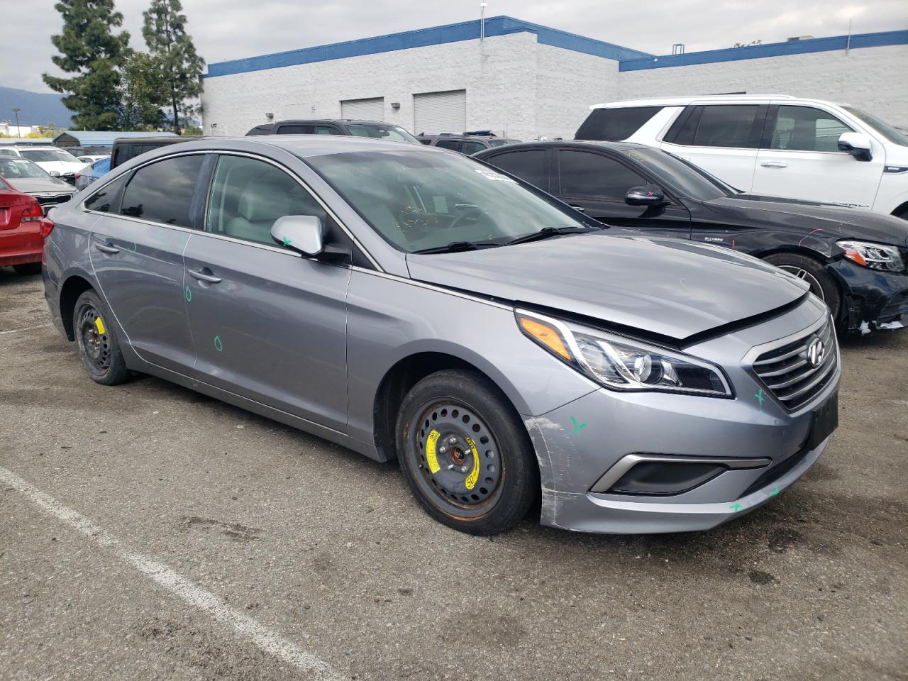 Photo 3 VIN: 5NPE24AF4HH574612 - HYUNDAI SONATA 