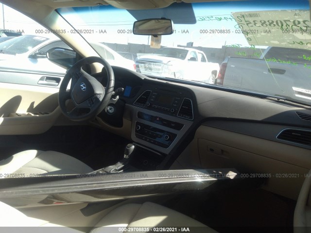 Photo 4 VIN: 5NPE24AF4HH582421 - HYUNDAI SONATA 