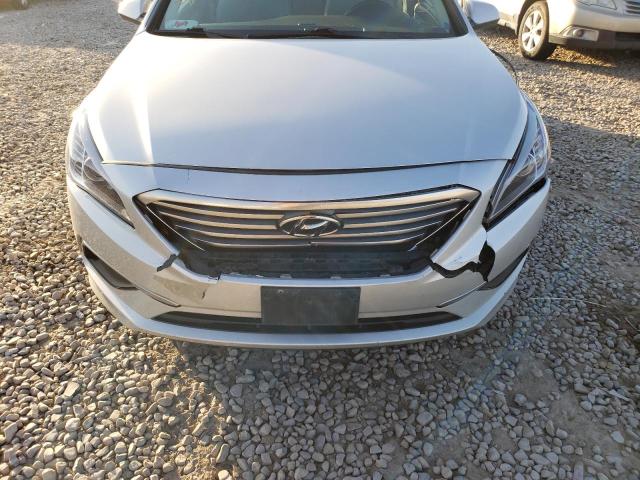 Photo 8 VIN: 5NPE24AF4HH587196 - HYUNDAI SONATA SE 