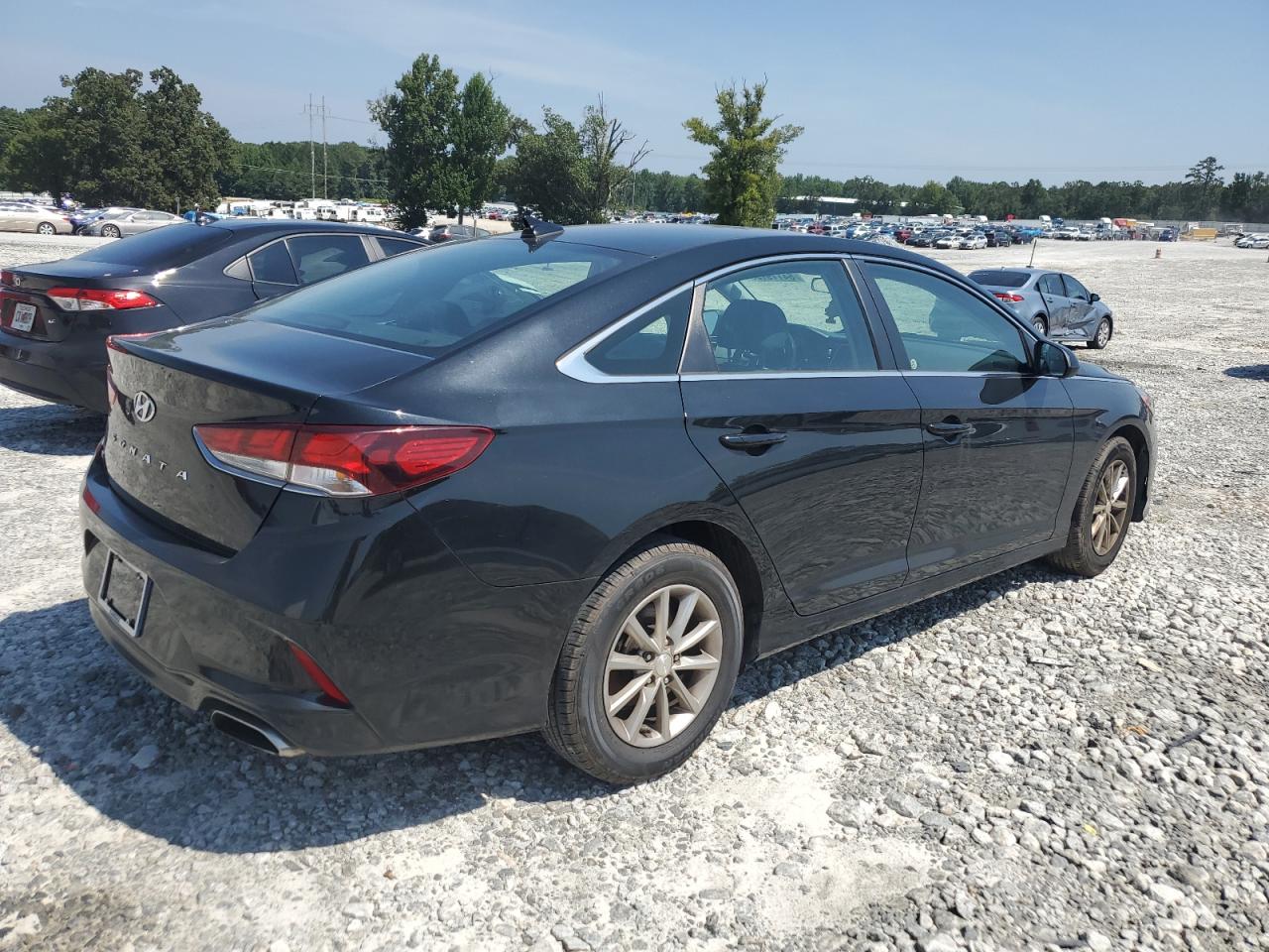 Photo 2 VIN: 5NPE24AF4JH657964 - HYUNDAI SONATA 